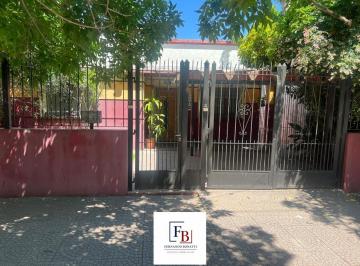 Terreno · 157m² · 7 Ambientes · 1 Cochera · Casa