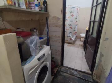 PH · 151m² · 5 Ambientes · Venta PH 5 Ambientes, Excelente Ubicacion, Frente Al Coto de Escalada, Av Hipolito Yrigoyen 6161 - Re