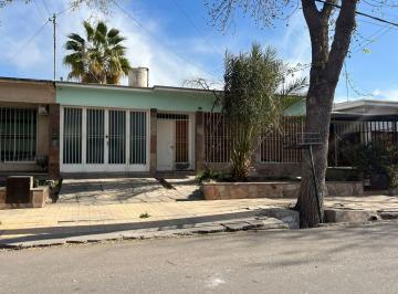 Casa · 160m² · 4 Ambientes · 2 Cocheras · Venta de Casa en B° Santa Ana - Guaymallén - Mendoza