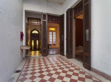 Casa · 204m² · 5 Ambientes · Casa en Boedo en Venta