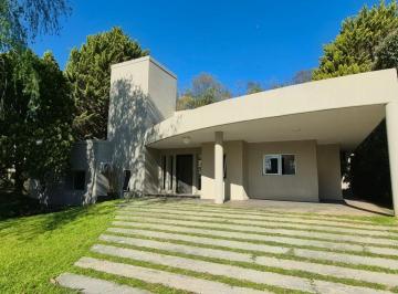 Casa de 5 ambientes, Moreno · Casa en Venta en Santa Ana con Gran Parque Al Polo de San Diego.
