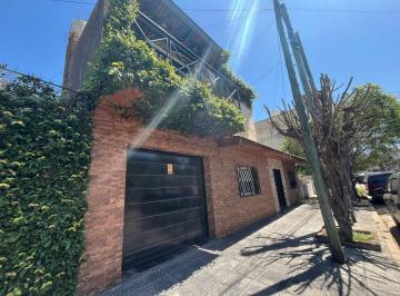 Casa · 110m² · 4 Ambientes · Casa Chalet en Venta en Lomas del Mirador, La Matanza, G. B. a. Zona Oeste