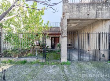 Terreno · 240m² · 2 Dormitorios · 1 Cochera · Venta de Terreno en Ramos Mejía