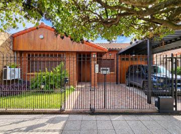 Casa · 300m² · 3 Ambientes · 1 Cochera · Casa en Venta - 3 Ambientes en Quilmes