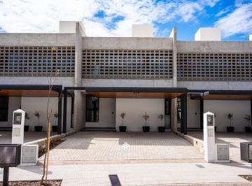 Casa · 180m² · 4 Ambientes · 2 Cocheras · Dúplex a Estrenar en Campo Chico: Diseño Contemporáneo, Galería con Asador y Vida Familiar