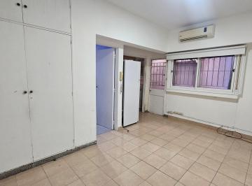 Departamento de 1 ambiente, Almagro · Monoambiente en Pb con Patio