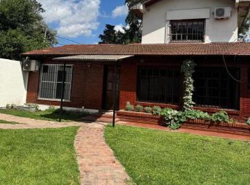 Casa · 140m² · 3 Ambientes · 1 Cochera · Casa en Alquiler: Parque Leloir: 3 Amb: Pileta