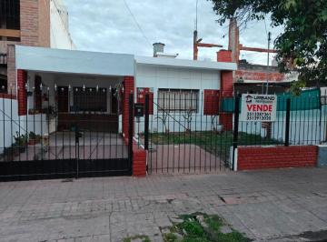 Casa de 6 ambientes, Córdoba · B° Jardin Propiedad en Venta 4 Dorm. Cochera en Excelente Ubicacion