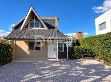 Casa · 206m² · 4 Ambientes · Casa en Venta en Manuel Alberti, Pilar, G. B. a. Zona Norte