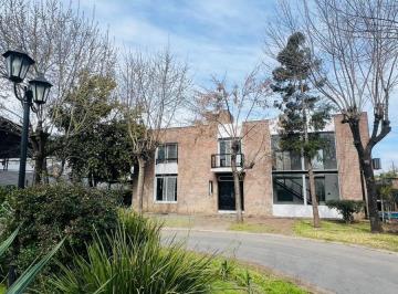 Casa · 185m² · 4 Ambientes · Casa en Haras Maria Eugenia