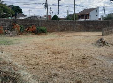 Terreno · 400m² · 4 Ambientes · 4 Cocheras · Venta Casa 4 Ambientes Sobre Tres Lotes con Cochera en San Francisco Solano