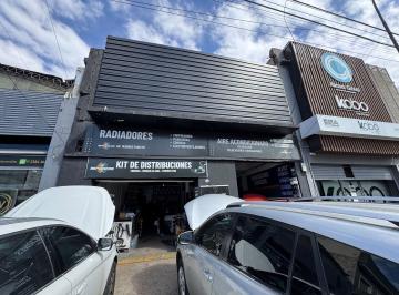 Local comercial · 400m² · Venta Galpon en Av Warnes - 400 m²