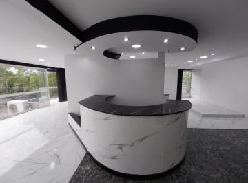 Oficina comercial · 110m² · 4 Ambientes · Gran Oficina de Planta Semi - Dividida