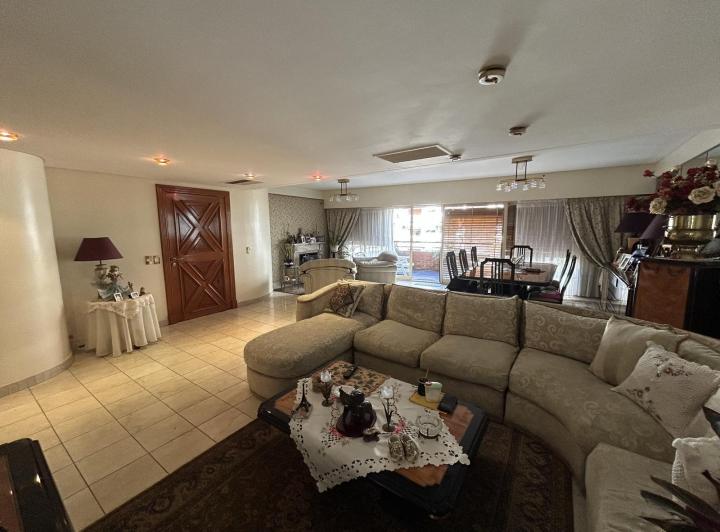 Departamento · 202m² · 5 Ambientes · 2 Cocheras