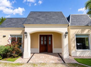 Casa · 176m² · 4 Ambientes · 2 Cocheras · Venta Casa 4 Ambientes Haras del Sur II Brandsen