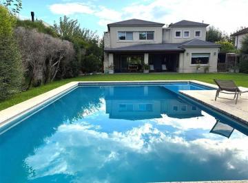 Casa · 200m² · 4 Ambientes · 1 Cochera · Casa en Venta de 3 Dorm. en Campo Grande, Pilar