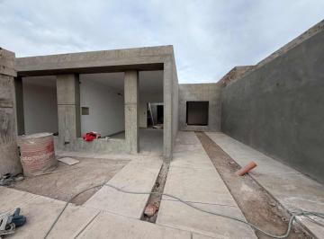 Casa · 90m² · 4 Ambientes · 1 Cochera · Casa en Venta Vista Michelo