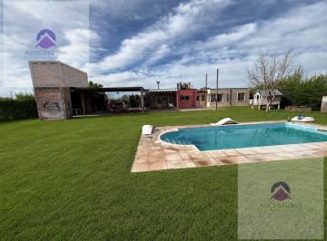 Casa · 280m² · 5 Ambientes · 2 Cocheras · Casa en Venta Zona Residencial Las Paredes