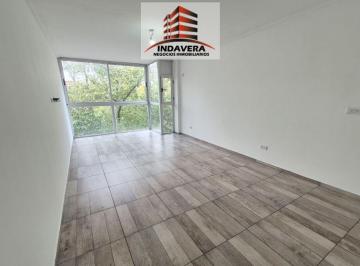 Departamento de 1 ambiente, Tres de Febrero · Hermoso Monoambiente de 30 m² - Terraza con Parrillas - Caseros Centro