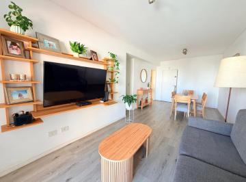 Departamento de 4 ambientes, Villa del Parque · Excelente Semipiso de 4 Ambientes con Palier Privado, Balcón Aterrazado, Suite con Vestidor, Cochera