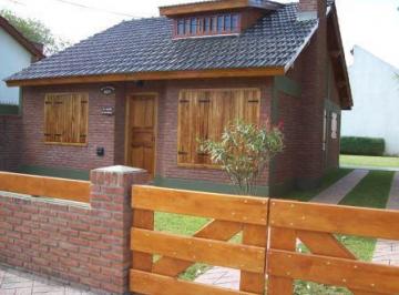 Casa · 90m² · 4 Ambientes · 1 Cochera · Casa en Venta en La Lucila del Mar - Impecable! Permuta!