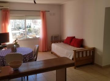 Departamento de 2 ambientes, Bahía Blanca · 1 Dorm. con Cochera, Frente, Al Noroeste, Muy Luminoso, Centro