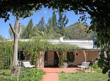 Quinta vacacional · 100m² · 4 Ambientes · 2 Cocheras · Venta de Quinta en Uribelarrea de 4.000 m