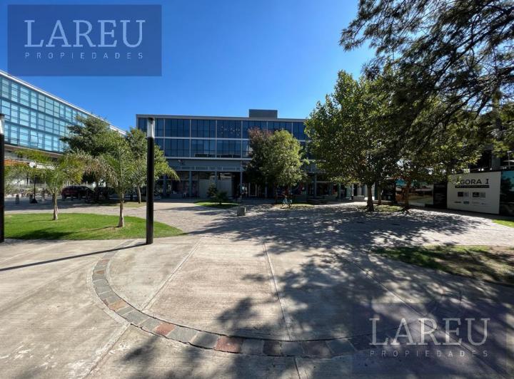 Oficina comercial · 80m² · 3 Ambientes · 2 Cocheras