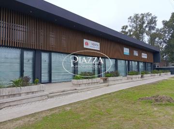 Local comercial · 140m² · 1 Ambiente · 2 Cocheras · Alquiler de Local en Manuel B Gonnet - Av 31 Entre 507 y 508