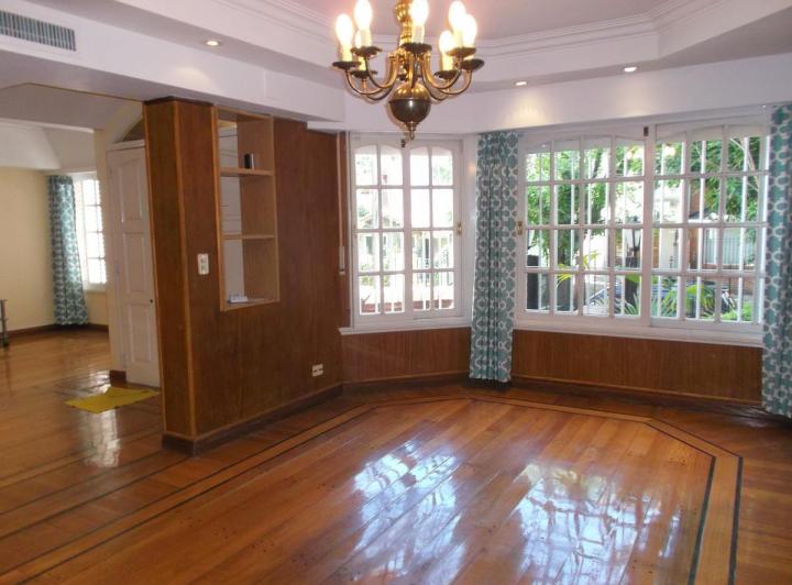 Casa · 450m² · 5 Ambientes · 4 Cocheras