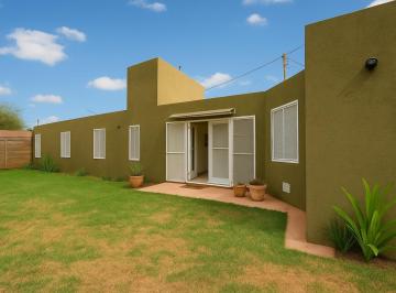Casa · 100m² · 4 Ambientes · Antonio Sobral | Publica a | Bº Los Robles