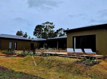 Casa · 350m² · 5 Ambientes · 1 Cochera · Casa Chalet en Venta en Punta del Este / Maldonado, Uruguay