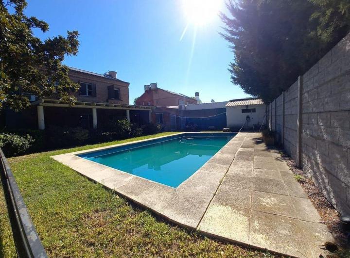 Casa · 147m² · 5 Ambientes · 1 Cochera