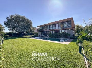 Casa · 328m² · 6 Ambientes · 2 Cocheras · Casa Terralagos Barrio Playa Cuotas Permuta