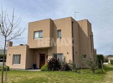 Casa · 186m² · 6 Ambientes · 4 Cocheras · Casa Venta S. Alfonso Interno - Financiación/permuta
