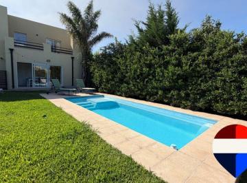 Casa · 155m² · 4 Ambientes · 3 Cocheras · Casa 3 Dorm - Pileta - San Eduardo Pilar Este