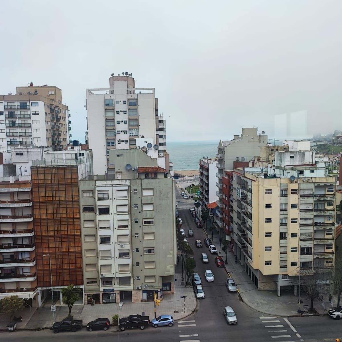 Vista parcial al mar! 2 ambientes al contrafrente en Barrio La Perla