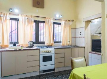 Casa · 129m² · 3 Ambientes · Venta Casa 3 Ambientes Patio Lanus Este