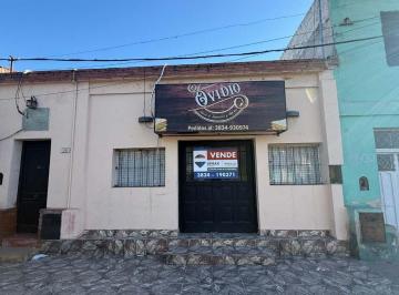 Casa · 140m² · 6 Ambientes · Casa de 2 Dorm. en Venta Sobre Av