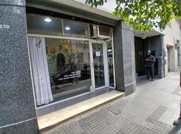 Local comercial · 113m² · 3 Ambientes · Excelente Local Al Frente con Departamento Amplio - Doble Ingr