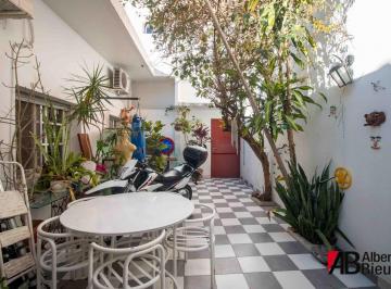 PH · 122m² · 4 Ambientes · PH con Jardín y Pileta Propia!