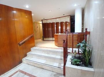 Departamento · 33m² · 2 Ambientes · Excelente Ubicación. a Reciclar. Cocina Indep. Baño Completo.