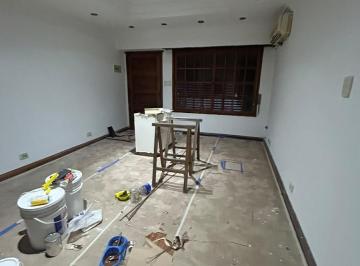 PH · 90m² · 4 Ambientes · PH Dúplex 3 Ambientes con Vestidor y Patio en Alquiler - Wilde