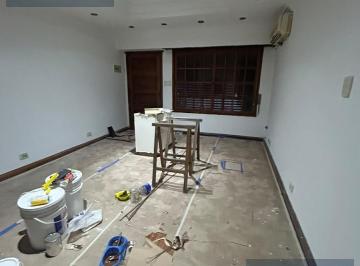 PH · 90m² · 4 Ambientes · PH Dúplex 3 Ambientes con Vestidor y Patio en Alquiler - Wilde