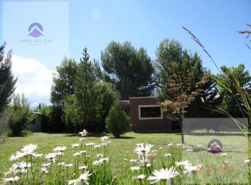 Casa · 15000m² · 14 Ambientes · 4 Cocheras · Casa en Cuadro Benegas