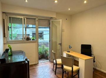 PH de 5 ambientes, Barracas · PH 5 Amb Al Frente. con Balcon. Entrada Independiente.