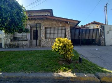 Casa · 233m² · 6 Ambientes · 2 Cocheras · Casa - San Miguel