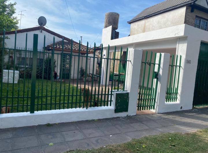 Casa · 67m² · 4 Ambientes · 2 Cocheras