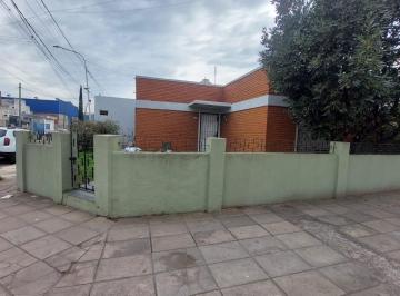 Casa · 90m² · 3 Ambientes · 1 Cochera · Venta Casa 3 Ambientes Cochera Cubierta y Parrilla - Jose C Paz