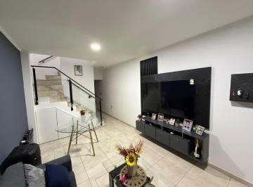 Casa · 72m² · 3 Ambientes · 1 Cochera · Venta Casa 3 Ambientes C/ Cochera - Jose C Paz